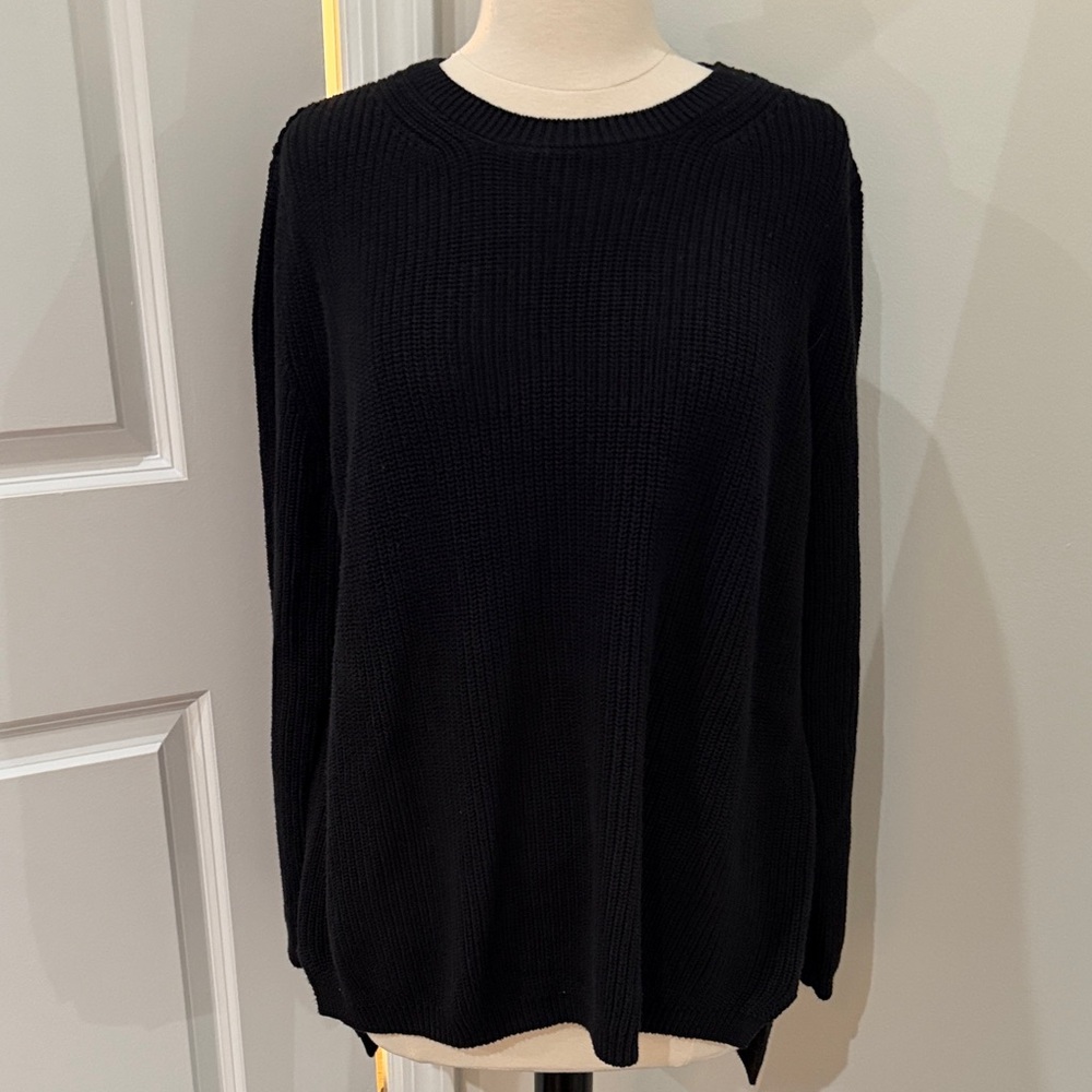 525 America Women's Black Crew Neck Sweater